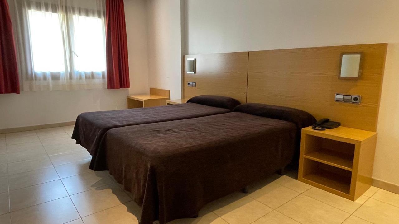 Hotel Font Del Pla La Jonquera Dış mekan fotoğraf