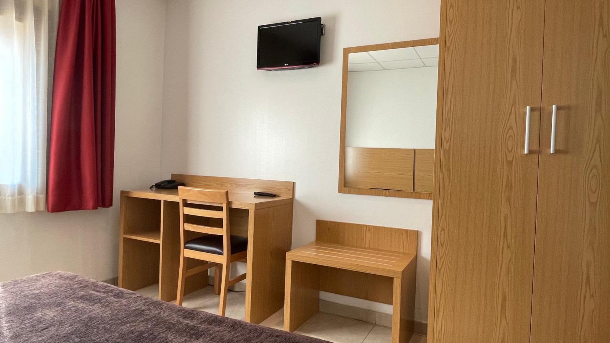 Hotel Font Del Pla La Jonquera Dış mekan fotoğraf